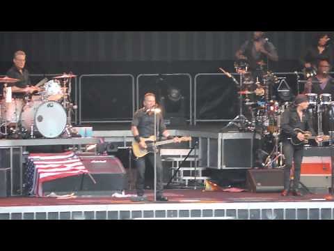 Bruce Springsteen - This Hard Land (live @Wembley, London)