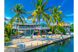 Sugarloaf Key Vacation Rental | Green Turtle Oasis: Lovely 4BR Canal Front Home, Pool, Dockage, Tiki, Outdoor Dining & Pet Friendly! | Monthly Rentals | Home Rental