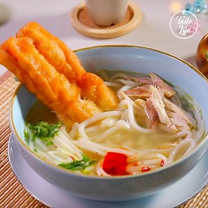 341K views · 3K reactions | The Khao Piek is a comforting, nourishing and light soup. It's filling and satisfying for any day of the week. Recipe: https://www.tasteshow.com/product/khao-piek-sen-lao-hand-cut-chicken-noodle-soup_32858.html | Taste Life | Facebook