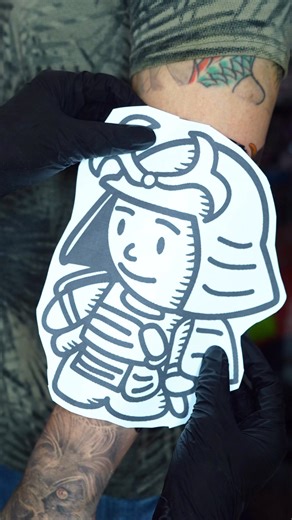 Sōmen is a Full-face mask. Design with fierce, exaggerated facial features-snarling mouths, mustaches and grim expressions. Done by @Vay #GoldenSamuraiMask #SamuraiTattoo #GoldSamurai #tattoo #GoldInk #JapaneseTattoo #NeoTraditionalTattoo #bkkinktattoo #BangkokTattoo #ThailandTattoo #TattooOfTheDay | BKK INK Tattoo Studio