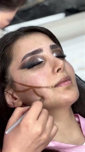 Makeup Tutorial | Nightclub NYE Glam with Sharp Details & Festive Shine #makeupart #makeupshow