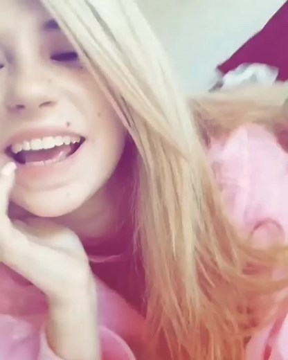 Carolina Sweets: A Selfie Queen Sensation