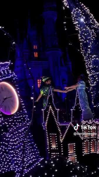 Nova Parada Noturna na Disney Magic Kingdom