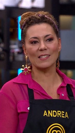 Andrea Guzmán se despide de #MasterChefCelebrityColombia con besos, abrazos y gratitud. Sin duda, una experiencia linda para todos. Te abrazamos Andre y te deseamos lo mejor ❤️😚 #MasterChefCelebrity | MasterChef Colombia