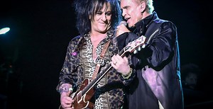 Learn to play White Wedding by Billy Idol