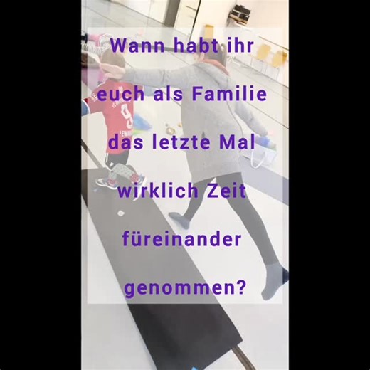 Elena Knaus in Trier on Instagram: "Im Kinder- & Familien-Yoga in der TUFA reisen wir gemeinsam mit dem Dankbarkeitslicht. Wir werden stark wie ein Berg. Wackelig wie ein Baum. Verspielt wie Tiere auf der Wiese. Und ganz still – am Ende. Für Kinder ab 3 Jahren und die Erwachsenen, die mit ihnen kommen. ✨ Dankbarkeit darf man spüren – nicht erklären. 👣Folge mir@inviavita und verpasse keine News mehr ❤️-Licht Elena #yogaintrier #entspannung #inviavita #yogafüralle #familienyoga"