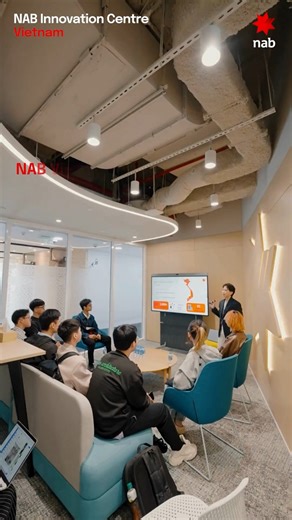 🏢 NAB Vietnam office tour: A journey of learning and connection Over the past months, we opened the doors to our NAB Innovation Centre Vietnam (NAB Vietnam) offices in Hanoi and Ho Chi Minh City to welcome professors and students from leading universities in Vietnam and Australia. It was so much more than an office tour. We shared technical insights from our experts, offered practical tips on CV and interviews, and connected with early career talent eager to shape the future of banking technolo