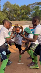 Hello Brazil 🇧🇷 let’s have fun 🤩💯 Aquela união que ultrapassa fronteiras! 💚 🐰 ⚽ 🇧🇷 É a camisa mais linda do mundo! | América FC
