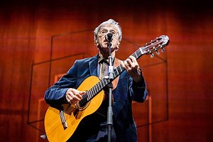 Caetano Veloso é homenageado pela União Brasileira de Compositores