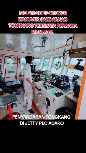 Mengajarkan Manuver Sandar Kapal dan Tongkang