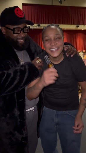 SNOOP from THE WIRE is an ICON! Watching her play CLEO in the SET IT OFF LIVE Stage Play.. BRILLIANT