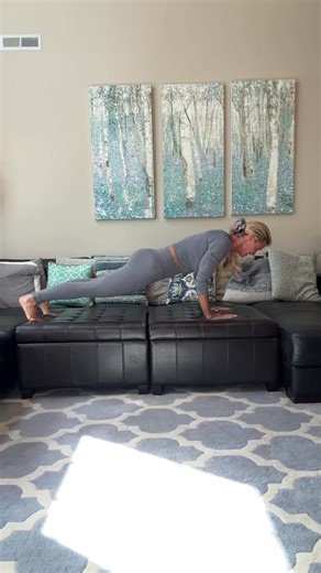 Is your version of a tummy tuck when you pull your pants up higher over the pooch? Bring over 40 is crazy, isn’t it? Do you feel frustrated with the stubborn muffin top that won’t go away? Belly fat is one of the top complaints of women who join my programs. It’s like the body has been hijacked, right? Real talk: 20 year old fitness influencers are not our go-to. You need someone who understands AND has the solution! Spoiler alert: the answer isn’t more exercise or starvation. My upcoming progra