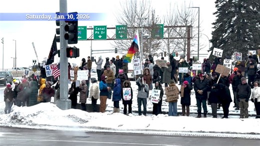 Hundreds rally in Duluth in opposition of ICE