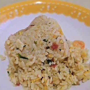 娜娜子姊姊的青椒肉絲炒飯+蠟筆小新五目炒飯