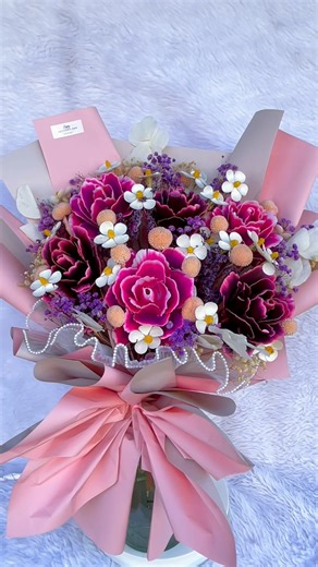Say 'thank you' like never before with our elegant gratitude bouquets. Let your appreciation bloom with a gesture that speaks volumes. #ThankyouBouquet #Gratitude #DriedFlowerBouquet | Glorist Flower Shop