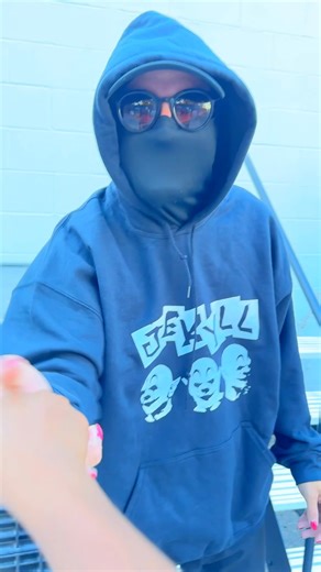 Shake my hand | Six Flags Fiesta Texas