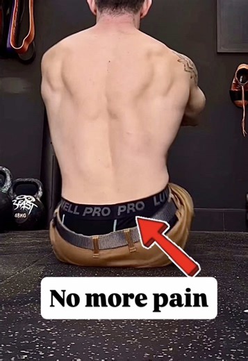 If you never train these patterns, this is what shows up 👇 • ❌ That dull lower back ache that won’t go away ❌ “Tight” hips that never actually loosen ❌ Random groin tweaks when you sprint or pivot ❌ Knees caving in under load ❌ A core that looks strong… but folds when life gets asymmetrical • The QL / butt walk, belt squat march, and Copenhagen side plank aren’t flashy. • They fix real problems. • 🔹 QL / Butt Walk Builds lateral hip control, strengthens the frontal plane, and stops your lower 