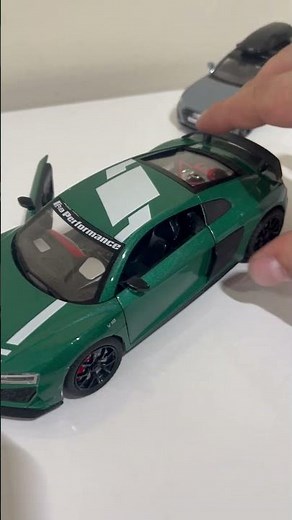 Audi R8 V10 "Performance" Edition in Green - 1:18 Scale Model Review
