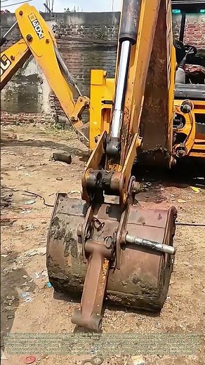 Pin Shot: The Hammer Blow That Frees a Digger's Joint