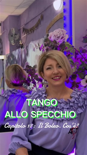 🪞✨ 𝒯𝒶𝓃𝑔𝑜 𝒜𝓁𝓁𝑜 𝒮𝓅𝑒𝒸𝒸𝒽𝒾𝑜 ✨🪞 🎬 Capitolo 18 – Il Boleo. Cos’è? A cura di Cinzia Flautini – insegnante di tango argentino presso Art & Tango – Non Solo Passi, San Prospero (MO) Che cos’è il Boleo (o Voleo)? 💫 È un movimento che la ballerina compie con la gamba, all’indietro o in avanti, durante la danza. Il termine deriva da “Bolas”, gli strumenti che i cowboy 🤠 argentini (i gauchos) utilizzavano per gestire la mandria: si trattava di palline legate a corde, lanciate per richiam