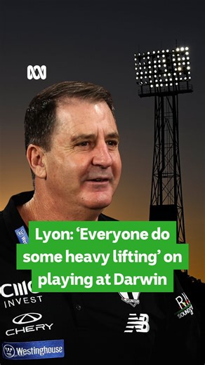 "Why give it to one club and two games?" 🤷Is it time for more clubs to play in Darwin? St Kilda coach Ross Lyon opened up the idea of every team playing a game at the Top End during the dry season to create more opportunities for the AFL. 🗓️Live blog: https://t.co/ie5wGjACa9