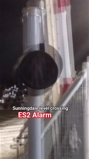 Sunningdale level crossing es2 alarm
