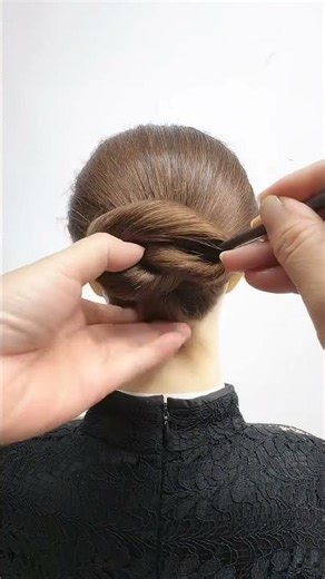 Simple and stylish updo #updo tutorial #braiding tutorial #hair #hairstyle #bun #simple hairstyle