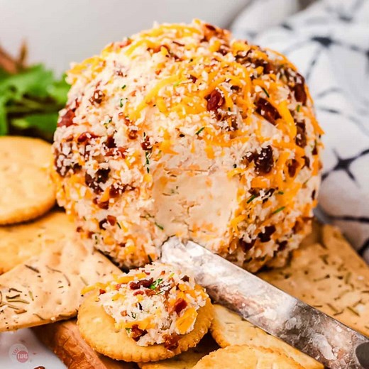 How to make a classic cheese ball