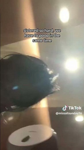 Sisters pooping together ❤️ 💩 #comedy #pooped #poop