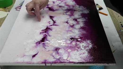 You Won’t Believe This Abstract Fluid Art—Only Paint and Water!
