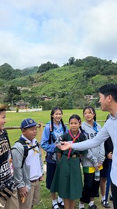 1M views · 10K reactions | ทุกวันนี้ เด็กๆบนดอย ได้เงินไปโรงเรียนวันละกี่บาท ? | Ton Triple Three | Facebook