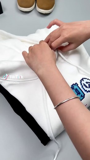 Chiếc Hoodie bán chạy nhất của nhà 8YO từ trước đến nay 💙 #8yostudio #localbrand