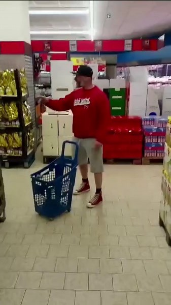 #RASTAPOWER SIAMO TROPPO AVANTI @Luca Rastapower @Manuel Mazzocchi er mister @Sifu Christian Samarati @romyrastapower @sonoerwin 🥊 @Daniele Scatizzi @sergio_kyokushin @luigibusa1 @Rookie @Sim1workout