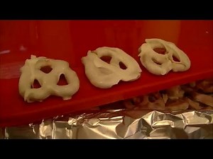 Recipe for White Chocolate Covered Pretzels Using Vanilla Flavored Almond Bark