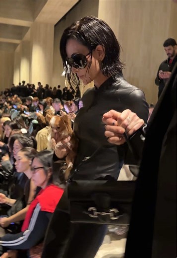 Demi Moore in Gucci at MFW: A Fashion Statement