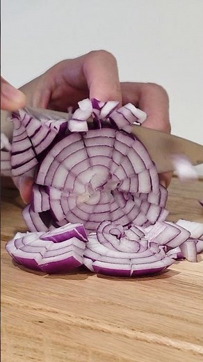 The surprisingly useful hack for cutting onions
