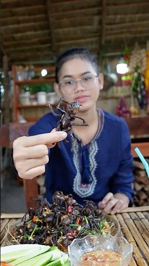 Cooking Special Insects | Deep fry Tarantula and Delicious Eating |#Tarantula #EatInsects