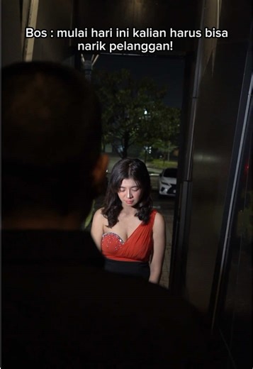 Definisi menarik pelanggan yang sesungguhnya😋 📍Golf Island, Rukan Beach Theme park, Jl. Pantai Indah Kapuk No.72-76 Blok E, DKI Jakarta 14470 #foxtail #PIK2 #loungebar #ktv #allyoucansing