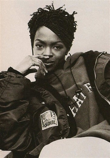 I was uninspired since Lauryn hill retired… let me know If I should do more artist or stick to the regular schedule of Kanye and whatnot. Also I’m really proud of some part of this edit, like the transitions and the lyrics sliding part👅 give me more song request or commission an edit in my DMs, I also do promos btw. Thanks for reading again🙏 #edit #fyp #laurynhill #doowop #viral