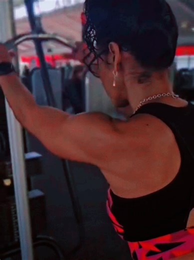 Effective Back Day Workout: Lats Pushdown Technique