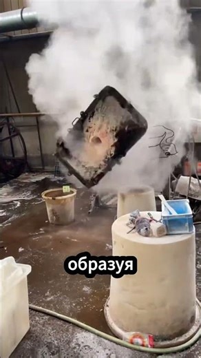 How durable plastic containers are made in factories