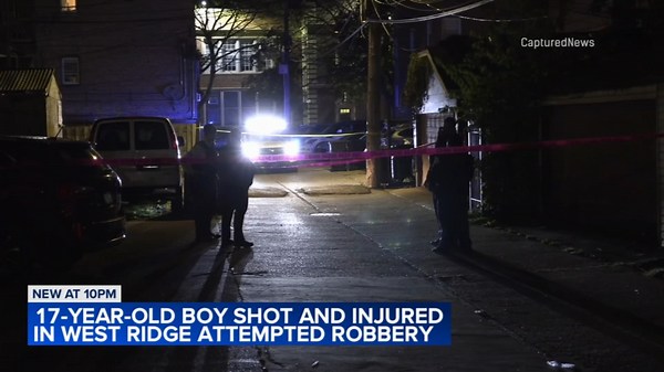 17-year-old boy shot by suspect who tried to rob him in West Ridge: police