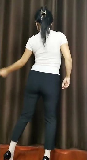 Chinese Mature Women Hot Dance with Long Legs | Square Dancing | Mature Lady | Dance to th