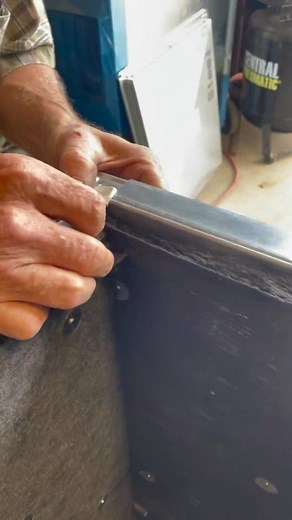 Duct Fab on Instagram: "How the Butyl Gasketing is used on Ductmate Flange connections #ductmate #hvacduct #ductfabrication"