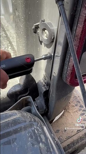 Jeep Tail Light Bulb replacement