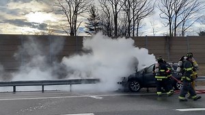 Vehicle fire slows traffic on I-295 in South Portland