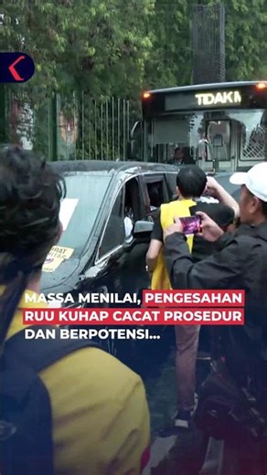 BEM UI DEMO, PROTES PENGESAHAN RUU KUHAP #short