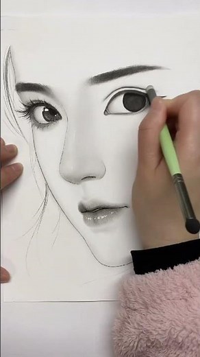 Learn to draw Hyper Realistic Girl Lips and Eyes Step by Step