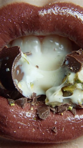 Crunchy Chocolate Shell with Pistachio Ooze 🍫💚