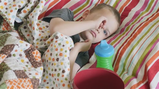 What is enterovirus and its symptoms? Mom Squad with 3News' Maureen Kyle